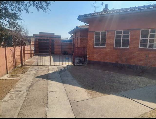 3 BEDROOM HOUSE FOR SALE IN WEST PORGES